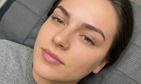 Permanent Make-up für die Augenbrauen (Powder Brows) für 1 Person