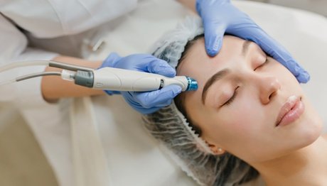 60 Min. Aqua-Facial inkl. 20 Min. Gesichts- Hals- und Dekolleté-Massage