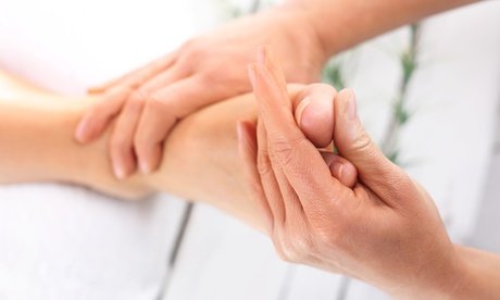 Klassische Pediküre inkl. Shellac für 1 Person