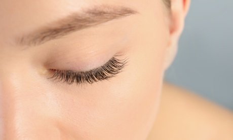 Ca. 60 Min. Brow und Korean Lash Lifting inkl. Färben für 1 Person