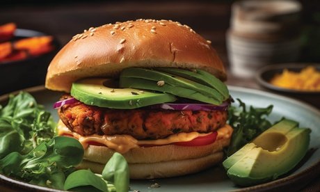 Für 2 Personen: Afrikanisches Hauptgericht nach Wahl inkl. Pommes oder Kochbananen-Pommes-Mix