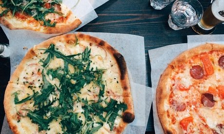 Für 2 Personen: italienisches 3-Gänge-Menü mit Pizza oder Pasta (Einlösbar Mo.-Fr. von 15-22 Uhr Sa/So von 12-22 Uhr))