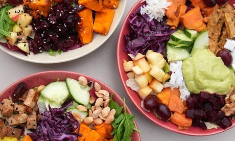 Für 4 Personen: To-Go-Menü mit Bowl Dessert & Getränk nach Wahl