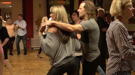 2 Monate Standard- und Latein-Tanzkurs der Grundstufe für 2 Personen