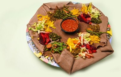 Thumbnail - Für 2 Personen: Zwei-Gänge-Genuss mit Vorspeise & Enat Teller nach Wahl (einlösbar Mo. - Do. außer Di.)