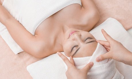 45 - 60 Min. Lymph Drainage Ritual Gesichts-Massage inkl. Tee für 1 Person