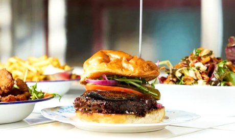 Veganer Burger nach Wahl inkl. Fries und Softdrink für 4 Personen