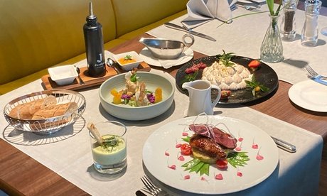 Für 4 Personen: Feines & kreatives 4-Gänge-Menü für Genießer