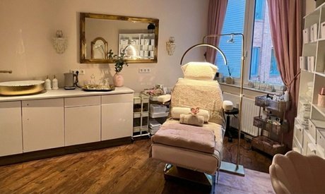 30 Min. kosmetische Pediküre mit Fußbad für 1 Person