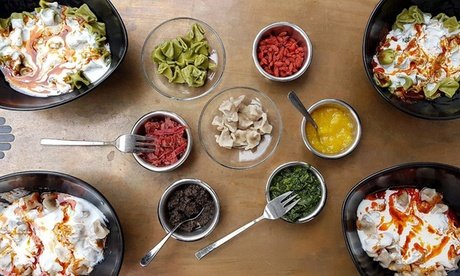 Für 2 Personen: Hausgemachte Manti inkl. Topping und Getränk