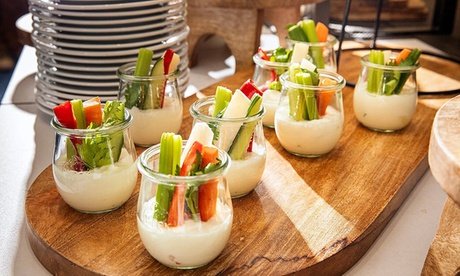 Für 4 Personen: Frühstücksbuffet inkl. 1 Glas Sekt