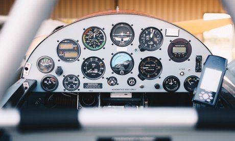 30 Min. VR Flight-Simulator mit Getränk für 1 Person