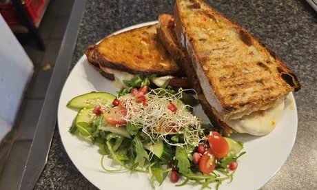 Für 1 Person: Vielfältiges Frühstück nach Wahl (einlösbar Mo. - Fr.)