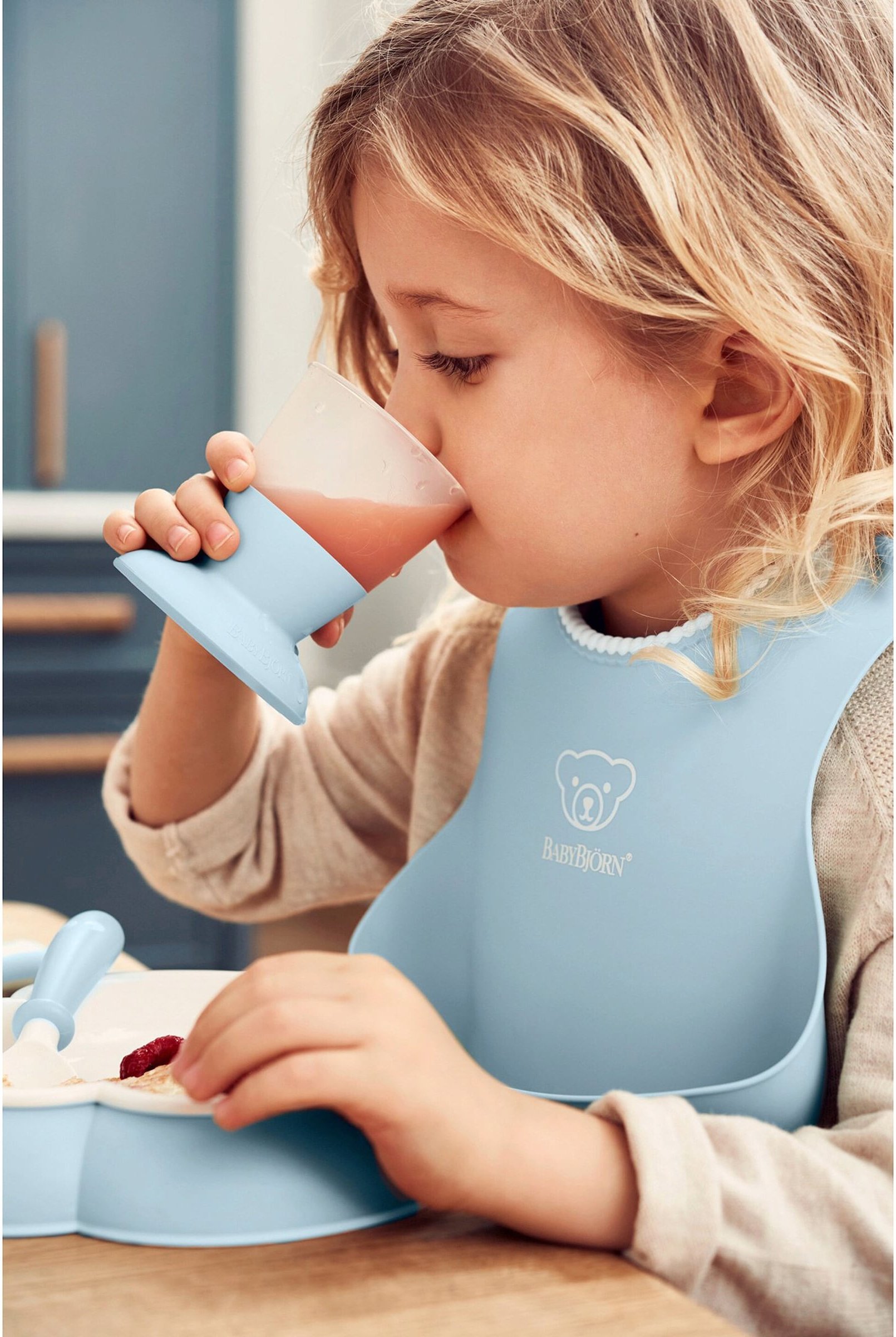 Babybjörn Lätzchen mit Auffangschale weich