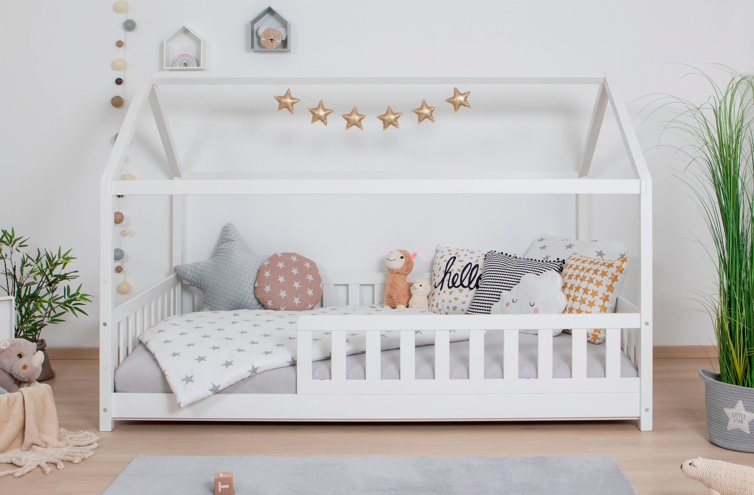 Thumbnail - Ticaa Kinderbett Hausbett "Kay" 120x200 Kiefer weiß für Jungen & Mädchen, inkl. Rolllattenrost, Rausfallschutz variabel,...