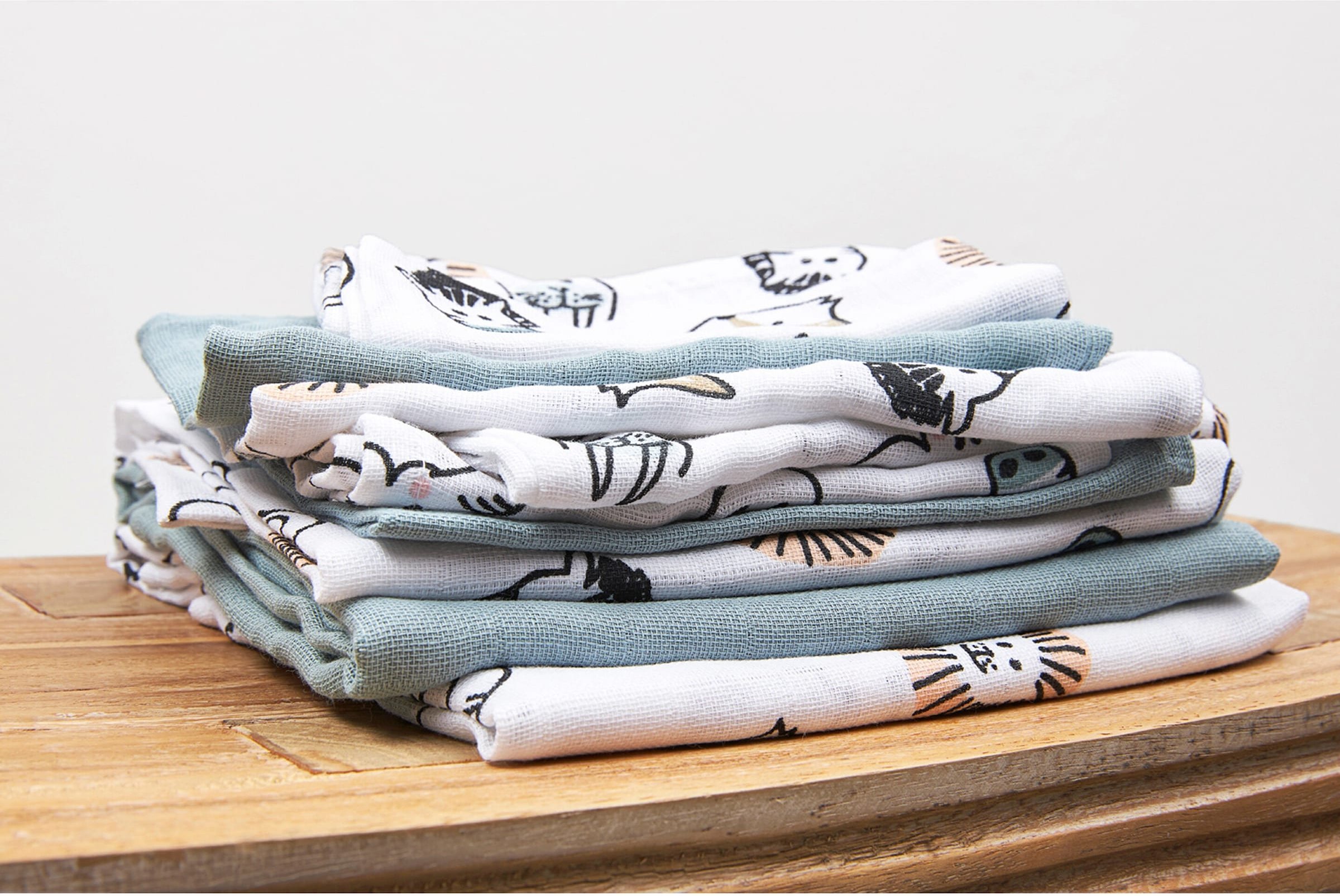 Meyco Baby 9-tlg. Starterset mit Mullwindeln, Spucktücher und Waschlappen mehrfarbig