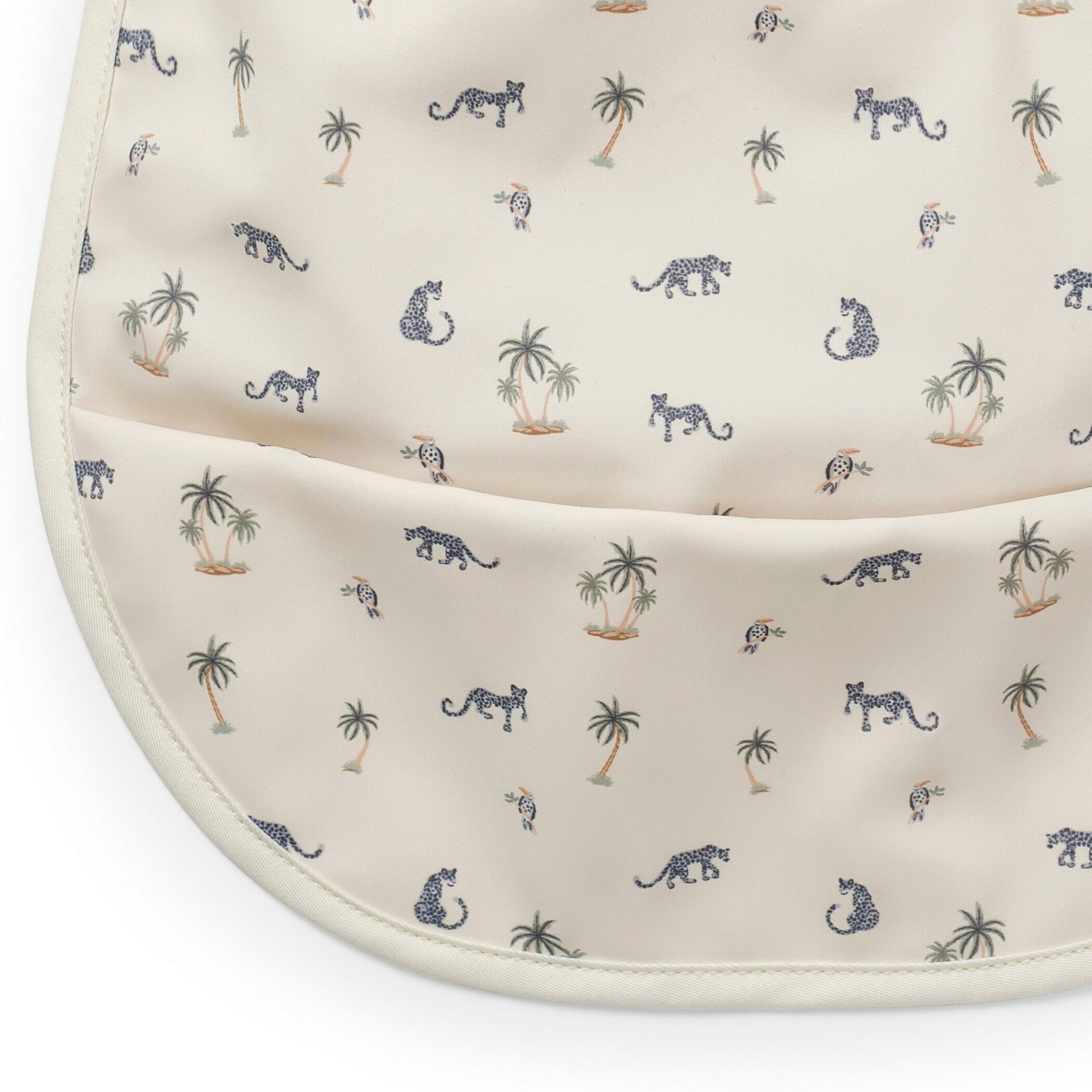 Elodie Lätzchen - Garden Leo's Resort