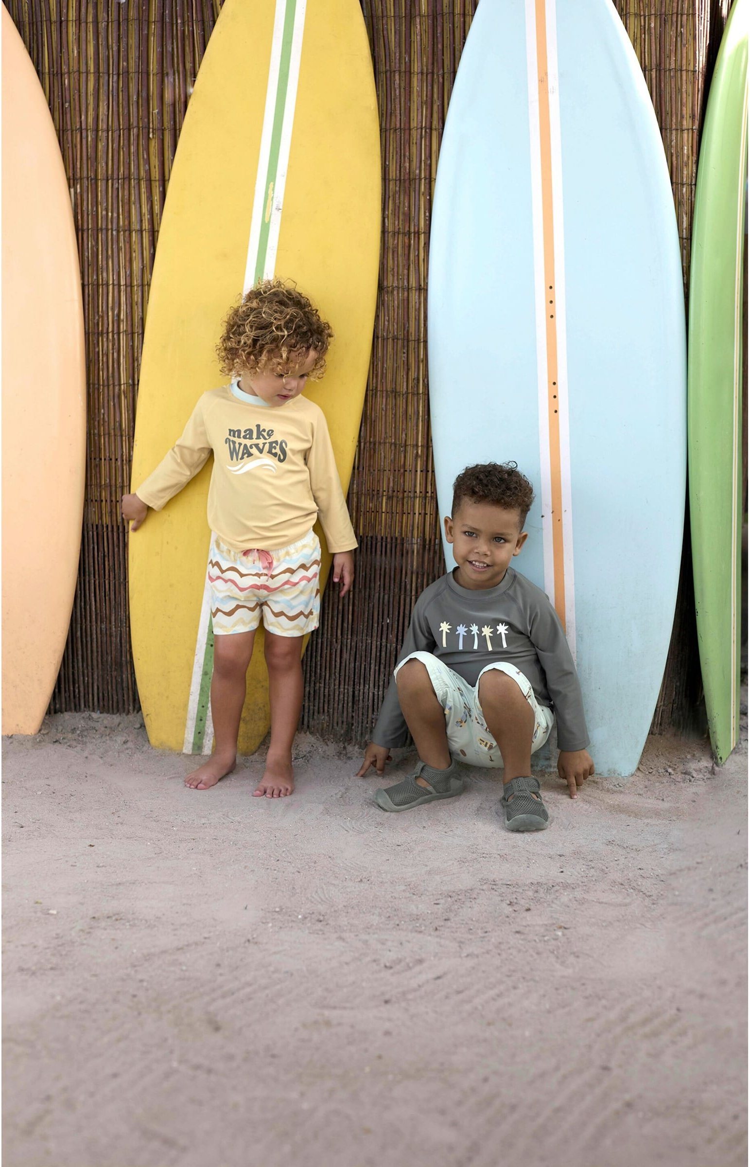 Lässig Badeshorts mit Windeleinsatz Wellen