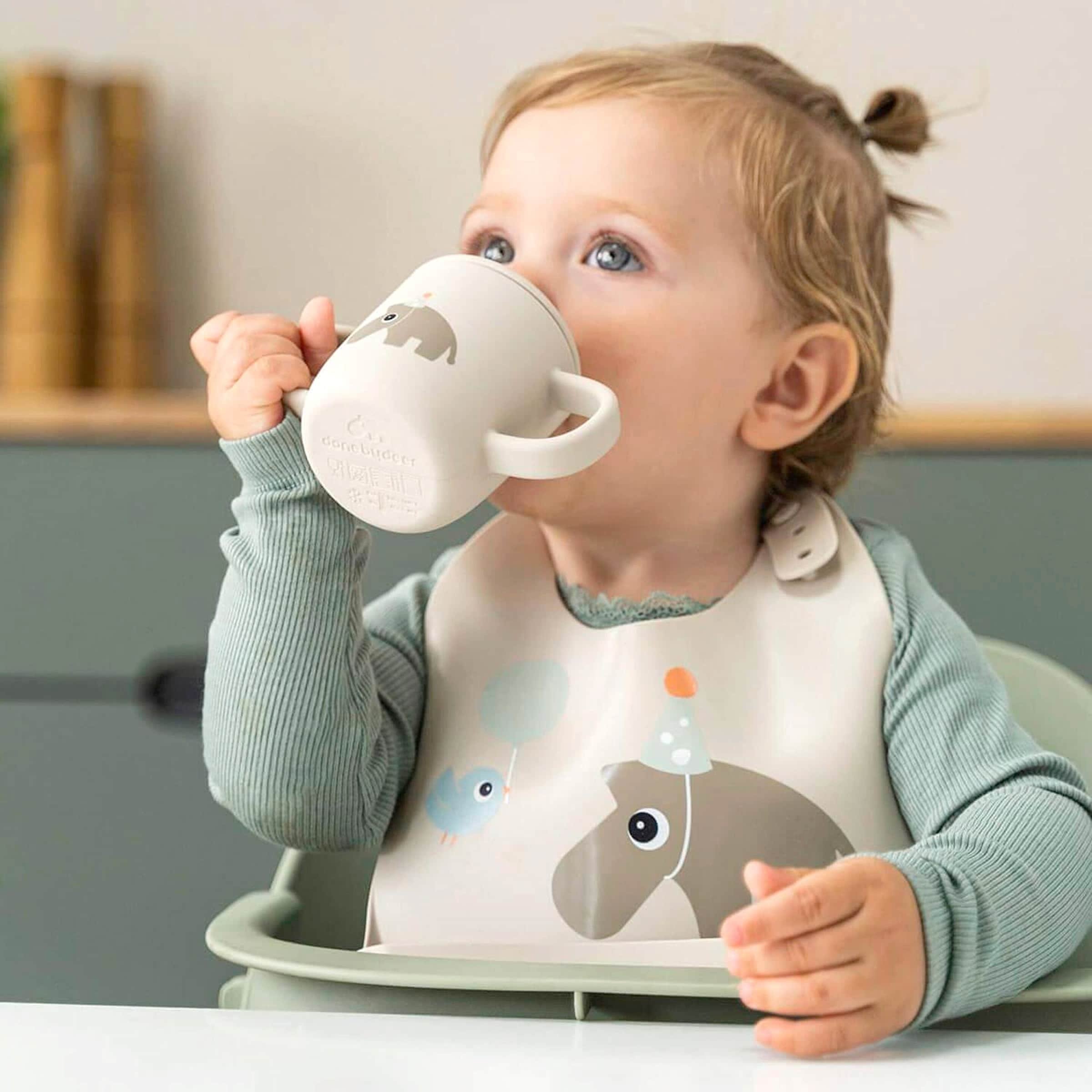 Done By Deer Silikonlätzchen mit Auffangschale