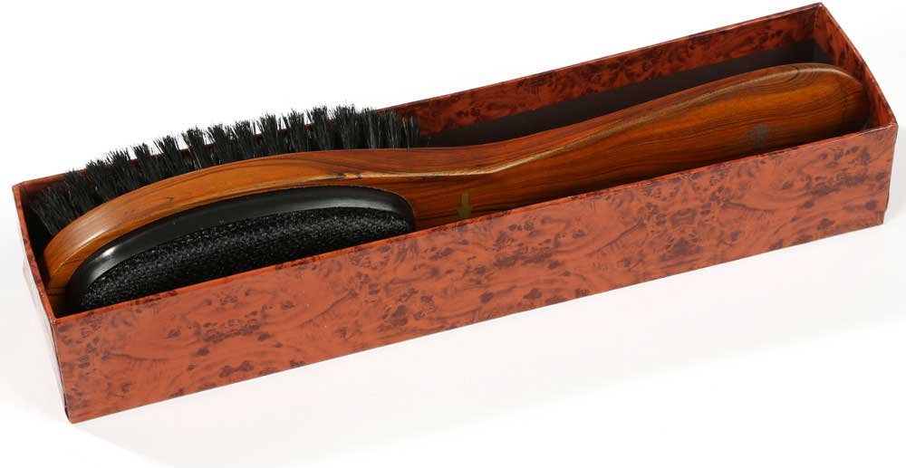 Braun & Wettberg Kleiderbürste in matter Box