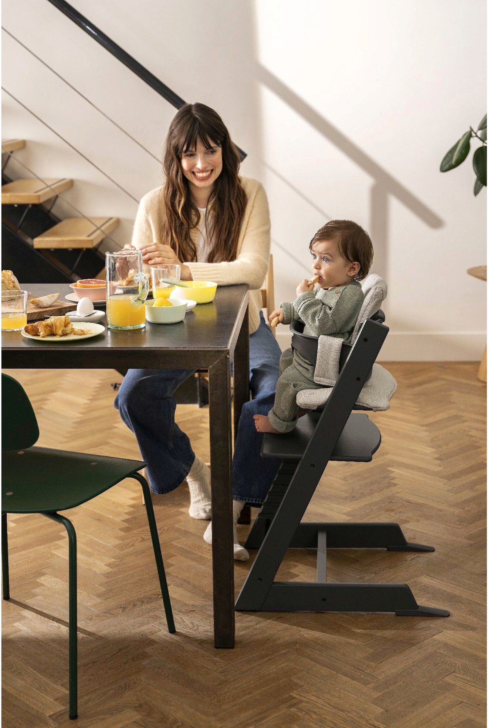 Stokke® Tripp Trapp® Bundle Treppenhochstuhl inklusive Babyset & Tray