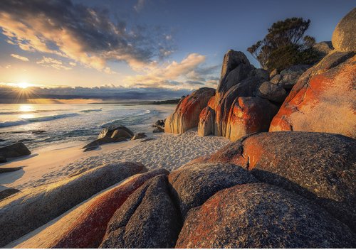 KOMAR Vliestapete »Bay of Fires«, Breite 400 cm, seidenmatt - bunt