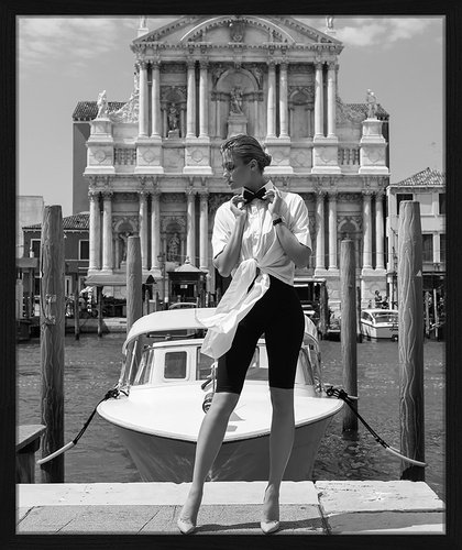 Thumbnail - ANY IMAGE Digitaldruck »Mode in Venedig«, Rahmen: Buchenholz, Schwarz