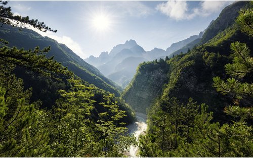 KOMAR Vliestapete »Elbenpforte«, Breite 450 cm, seidenmatt - bunt