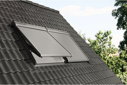 VELUX Solar-Rollladen »SSL UK04 0000S«, dunkelgrau, für VELUX Dachfenster, inkl. Funk-Wandschalter