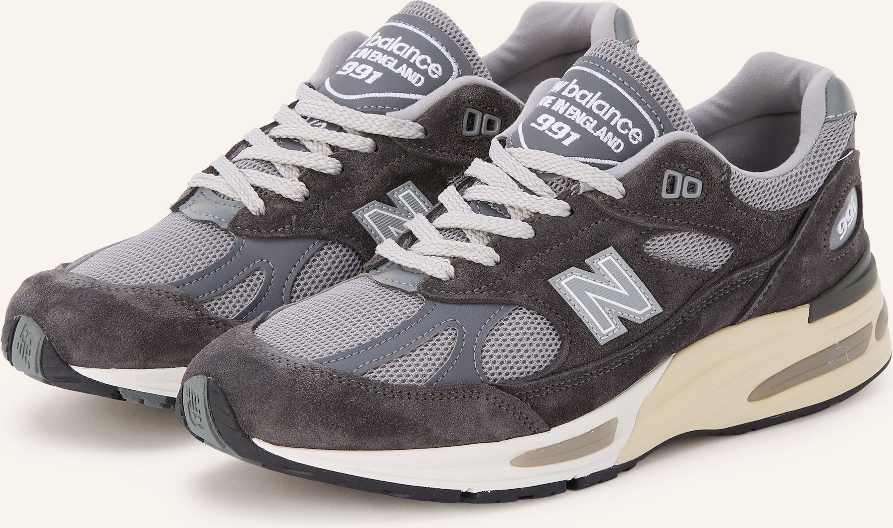New Balance Sneaker 991 grau
