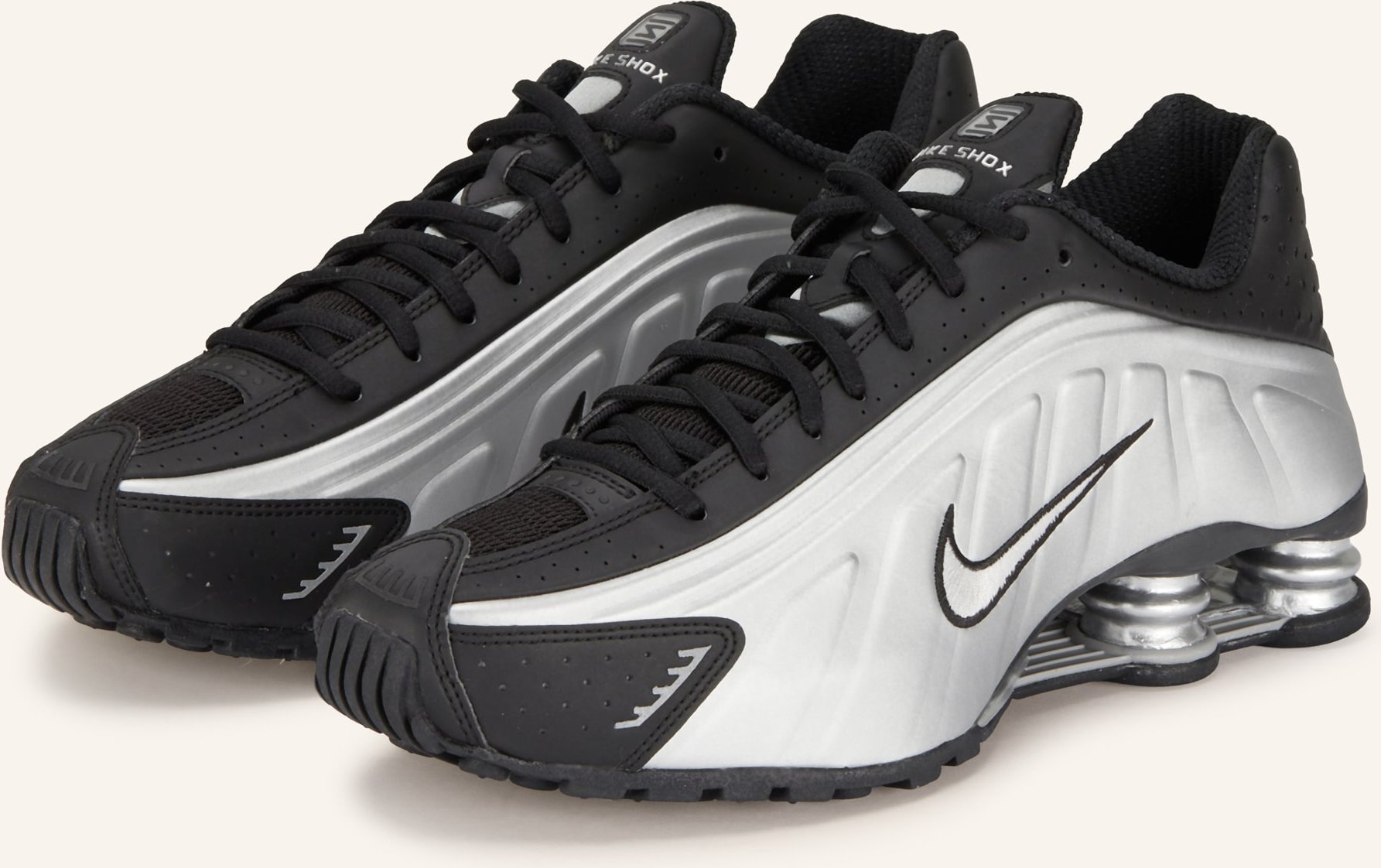 Nike Sneaker Shox r4 silber