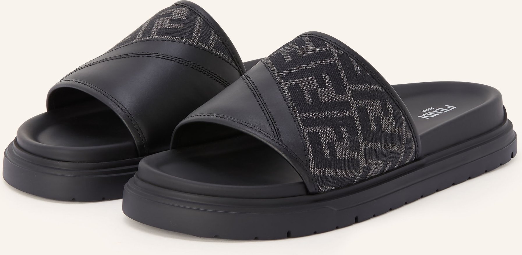 Fendi Pantoletten schwarz