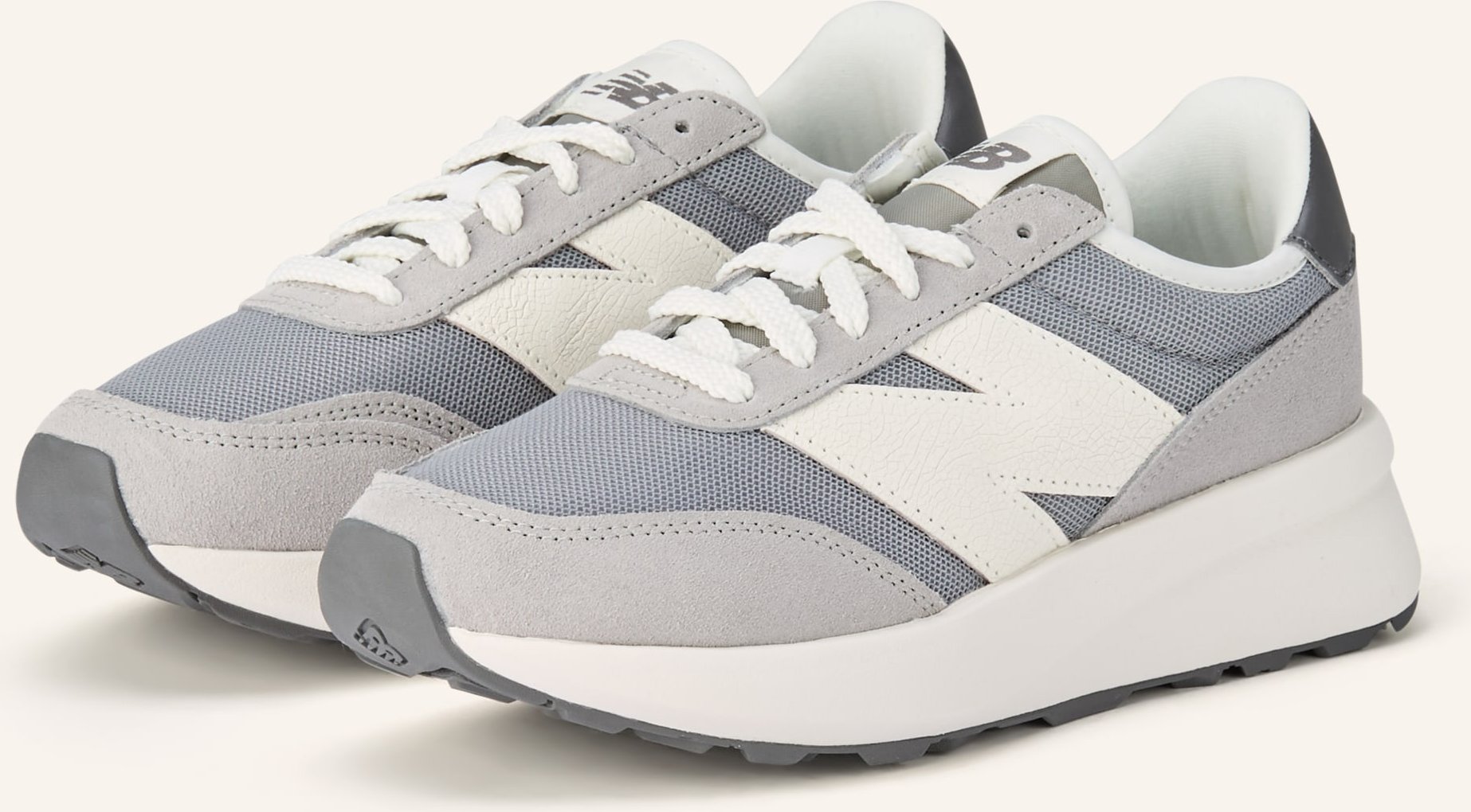 New Balance Sneaker 370 grau
