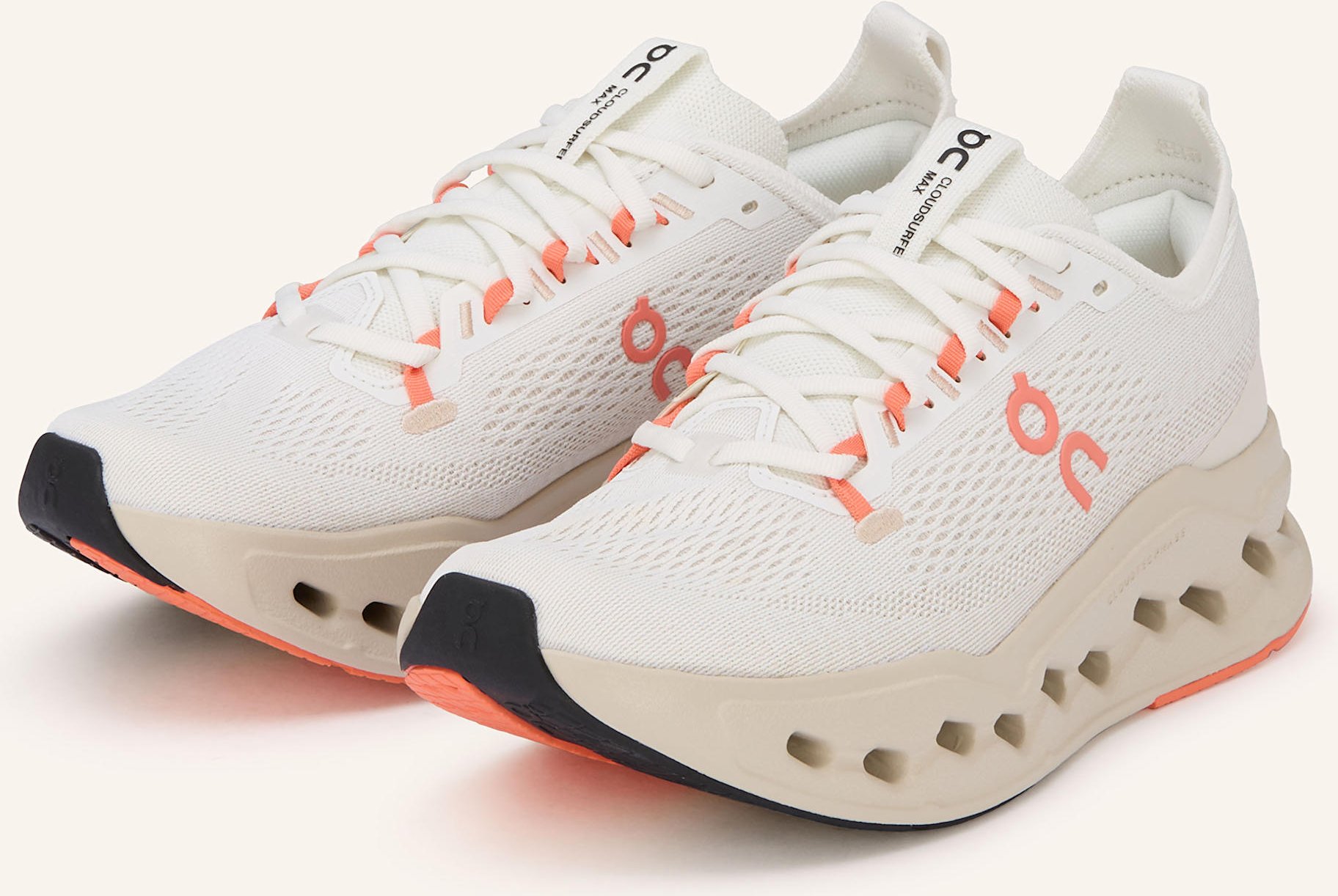 On Laufschuhe Cloudsurfer Max beige