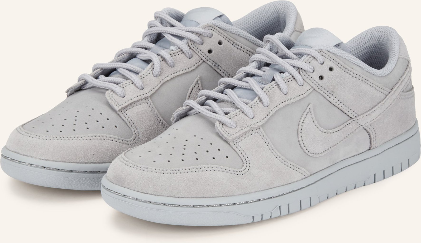 Nike Sneaker Dunk Low Retro Se grau