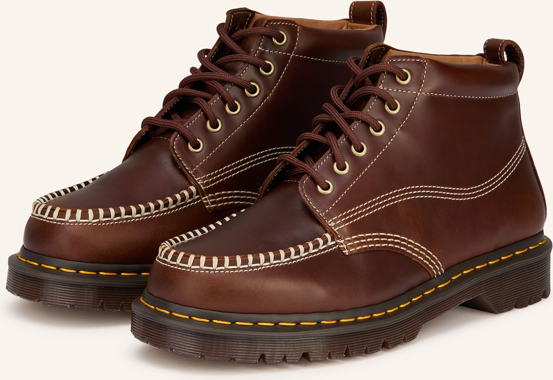 Dr. Martens Schnürboots Lowell Chukka braun