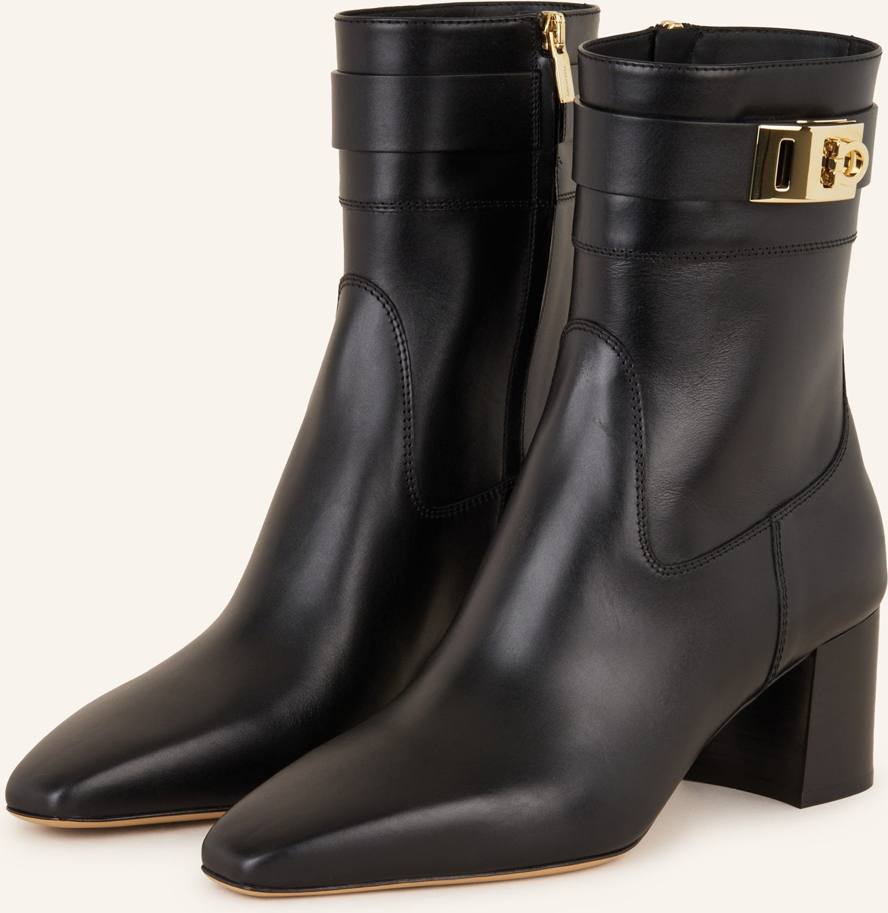 Ferragamo Stiefeletten schwarz