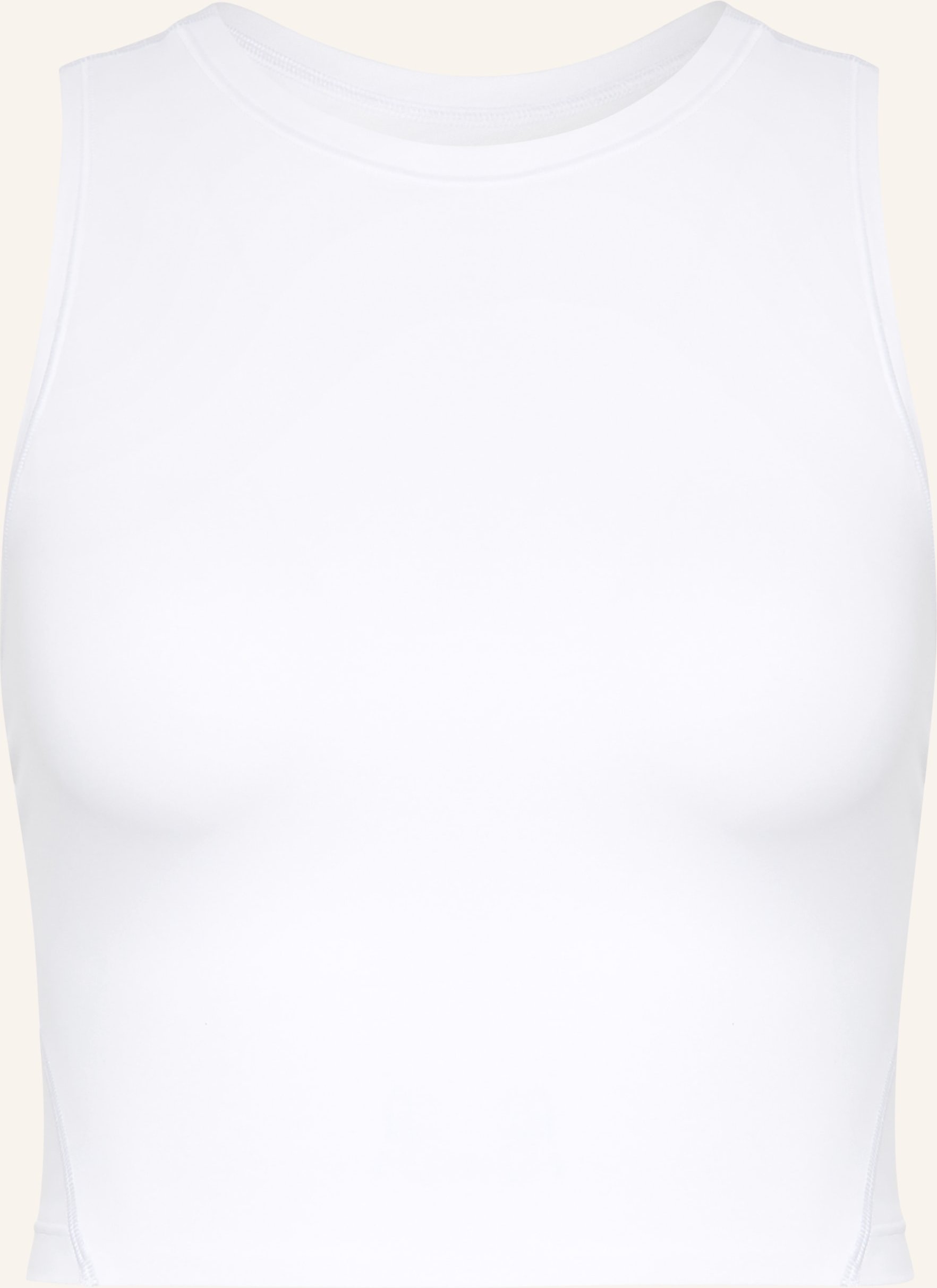 On Cropped-Top Studio weiss