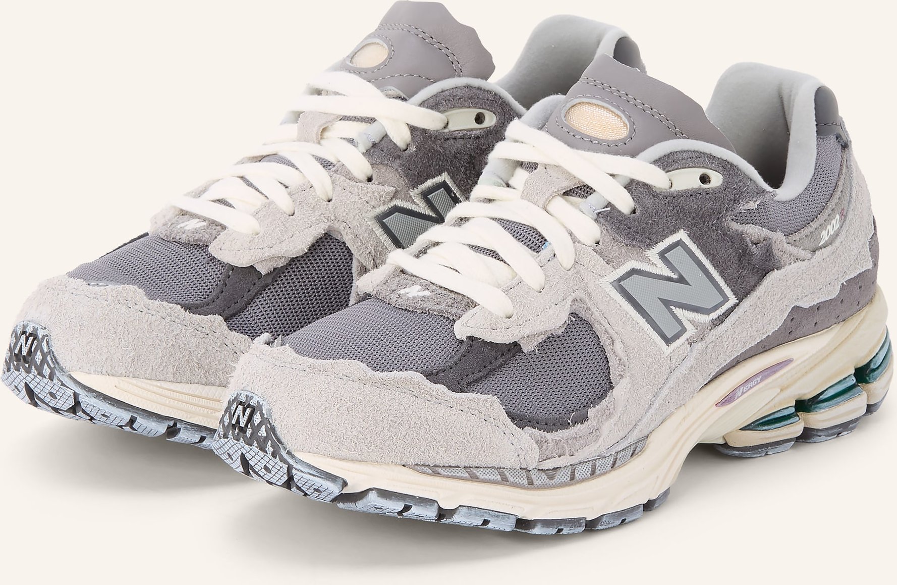 New Balance Sneaker 2002r Protection Pack weiss