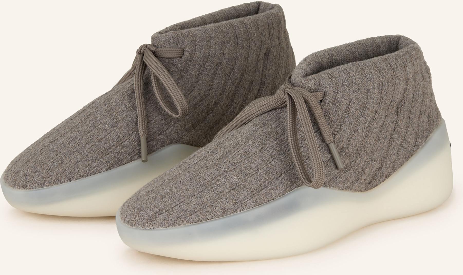 Fear Of God Sneaker Knit Runner grau