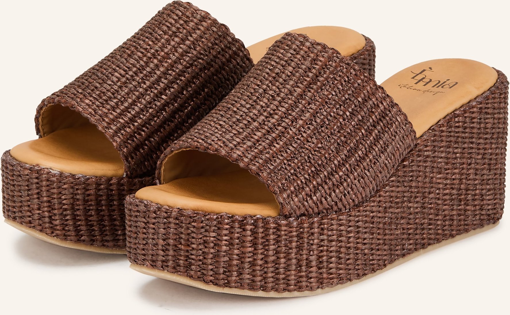 È Mia Plateau-Wedges braun
