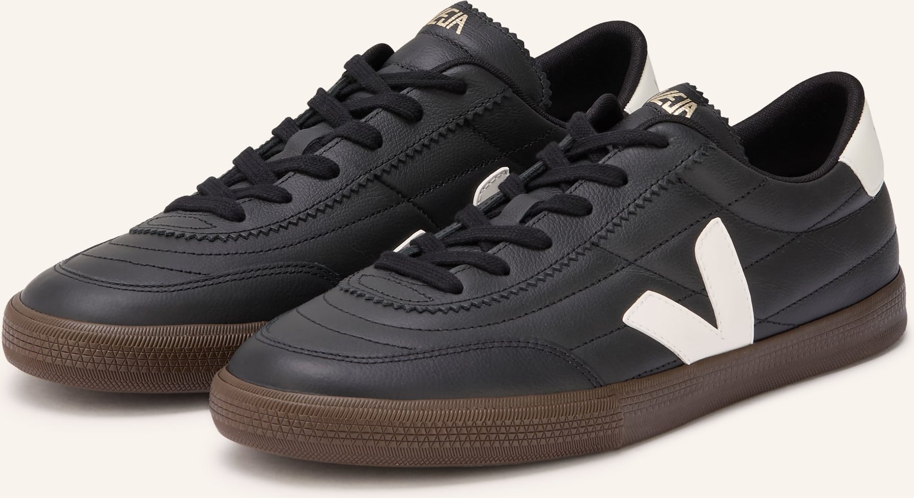 Veja Sneaker Panenka schwarz