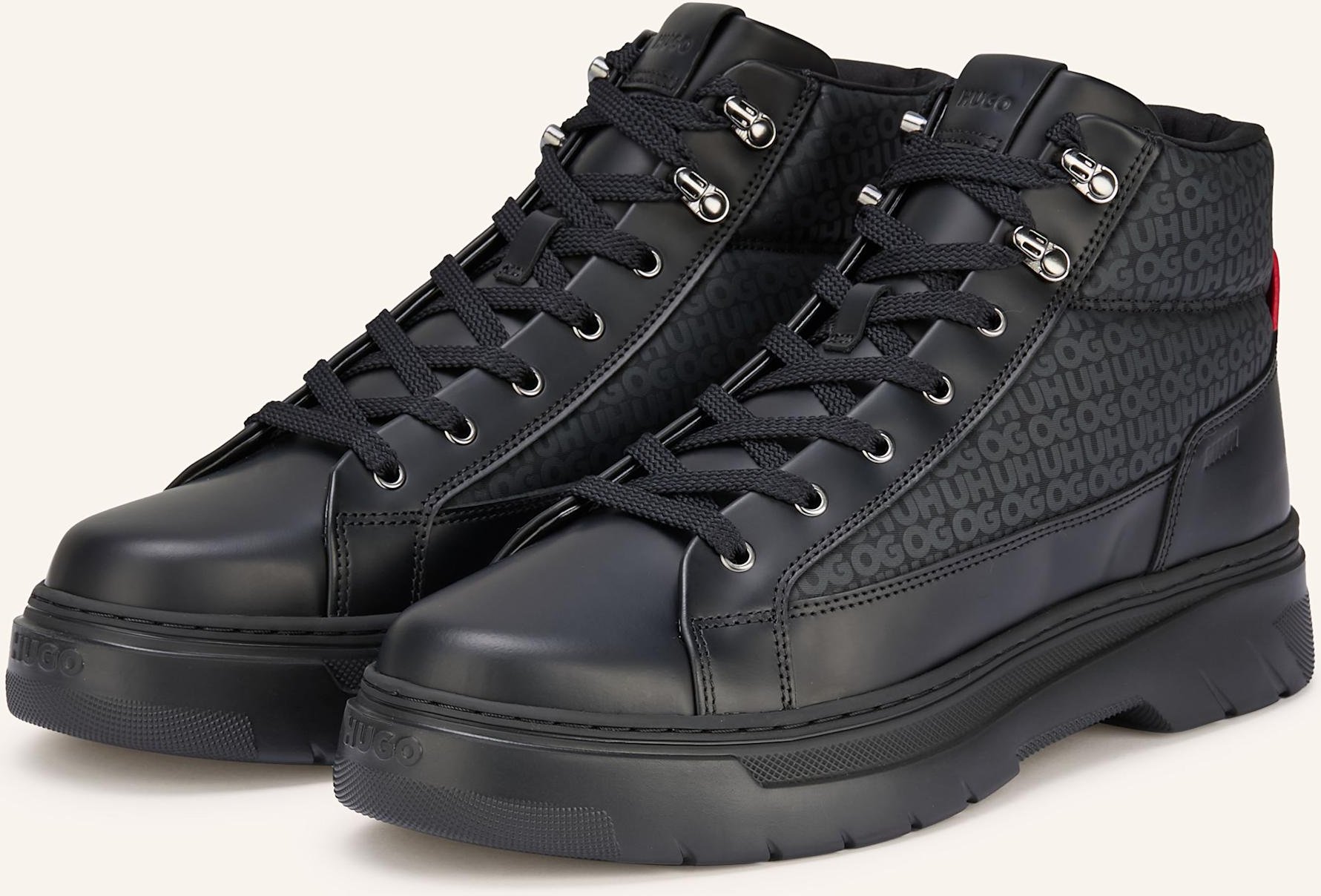 Hugo Schnürboots Urian schwarz