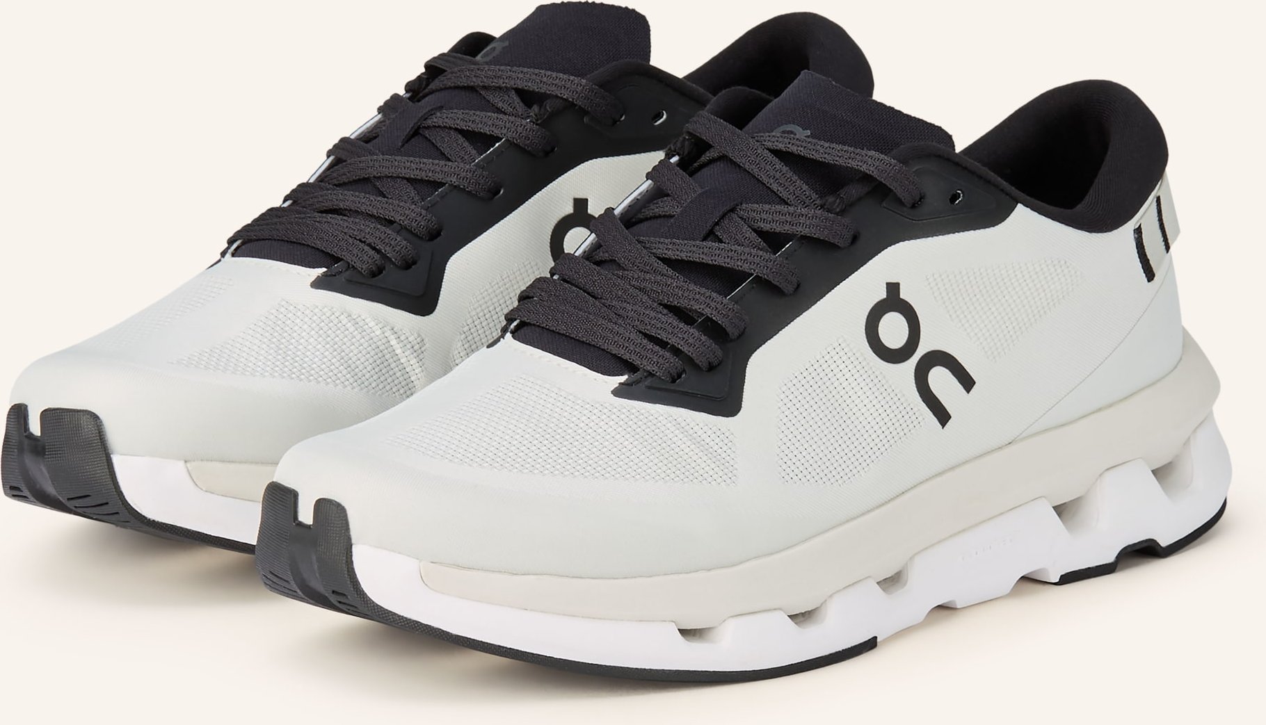 On Sneaker Cloudzone weiss