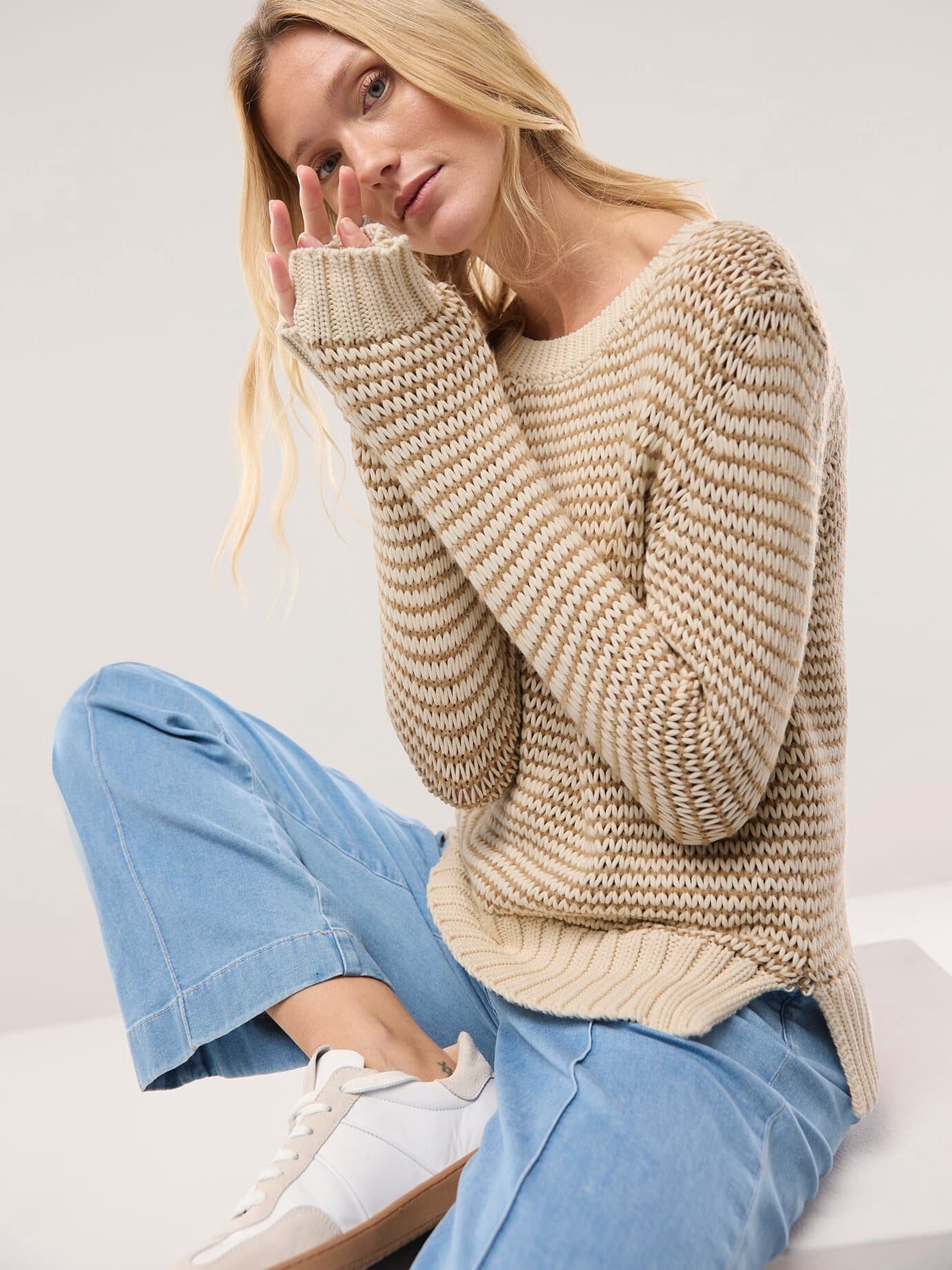 Pullover mit dezentem Streifen