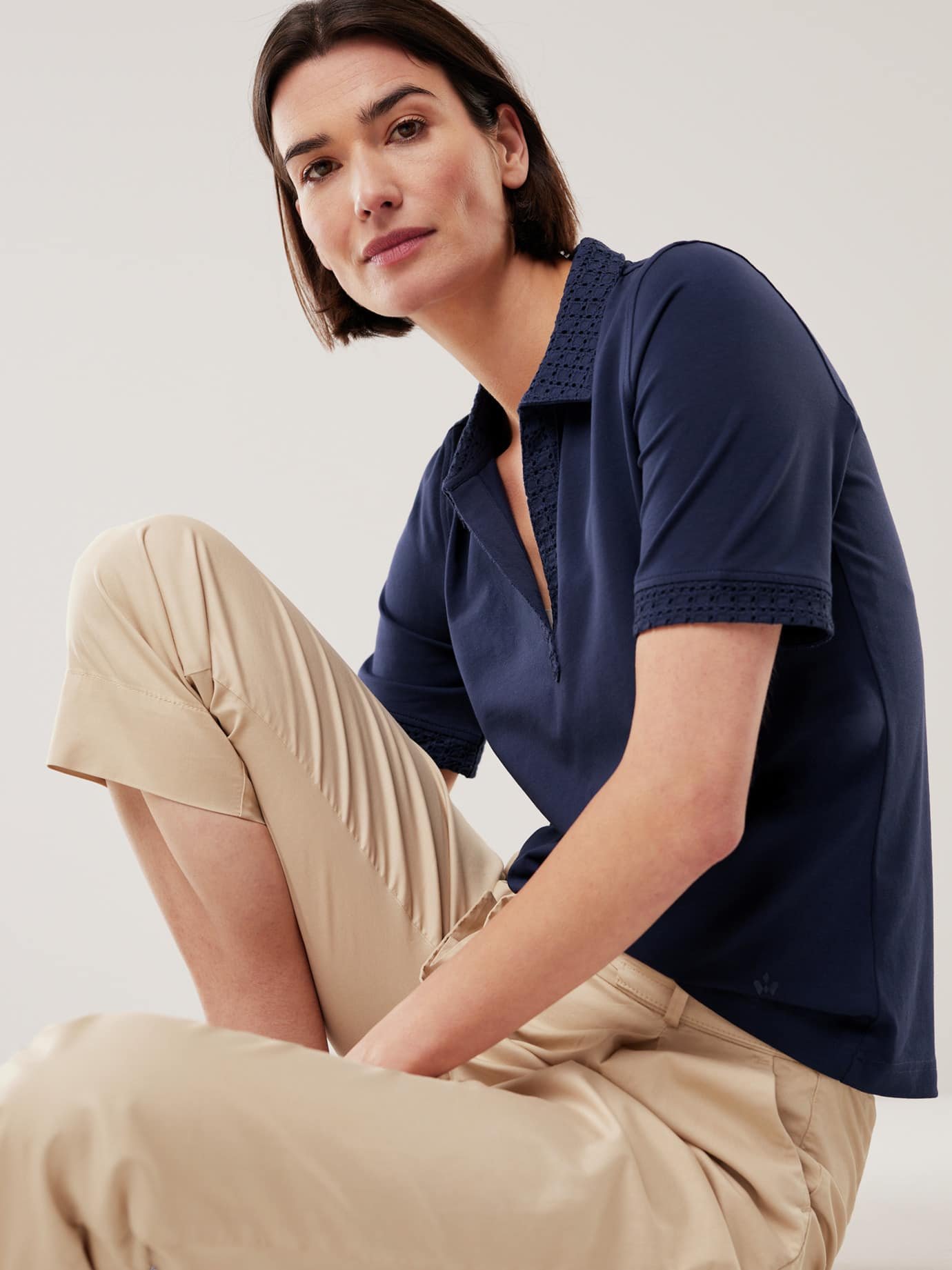 Poloshirt Lochstickerei