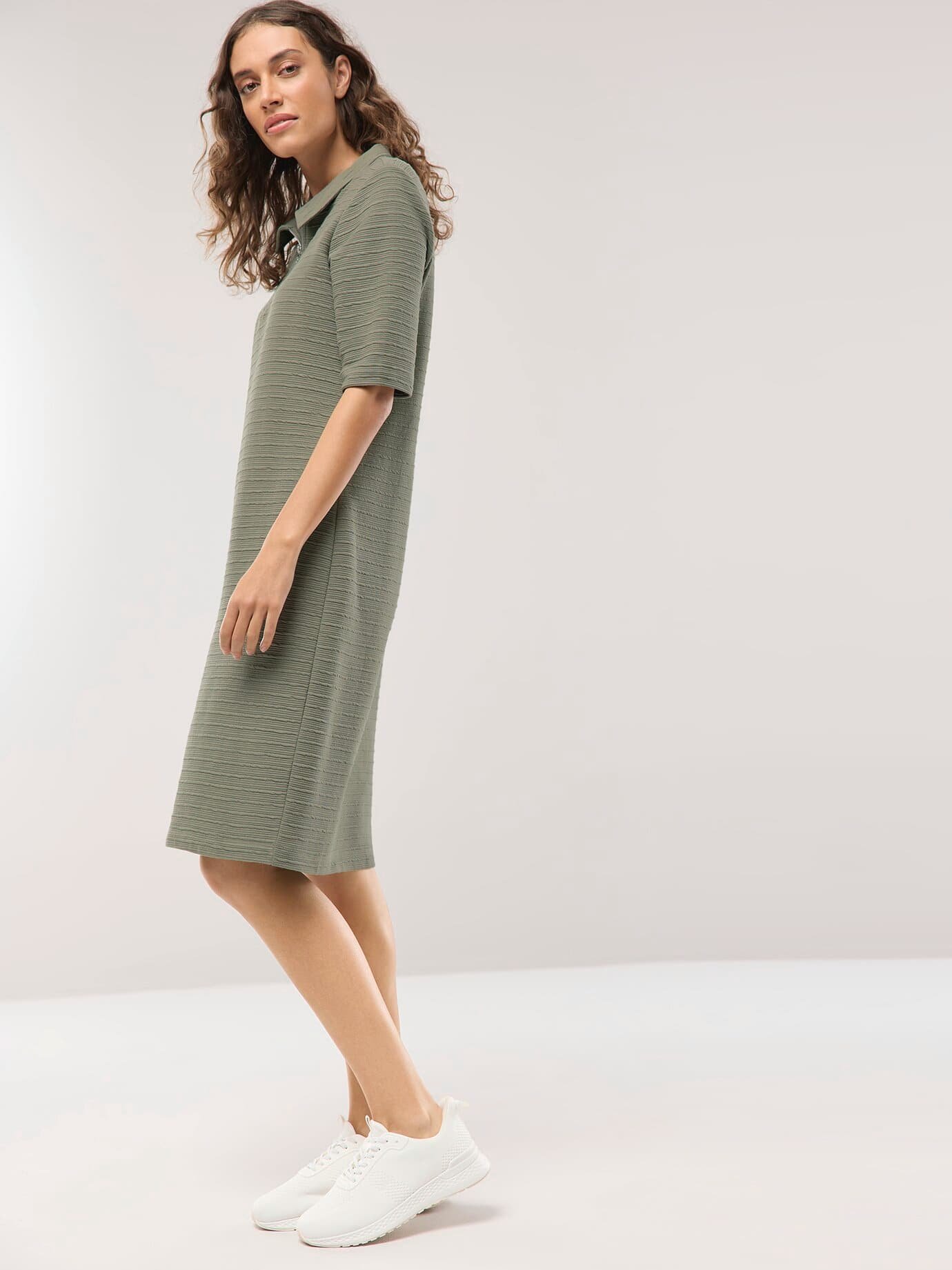 Polokleid mit Struktur