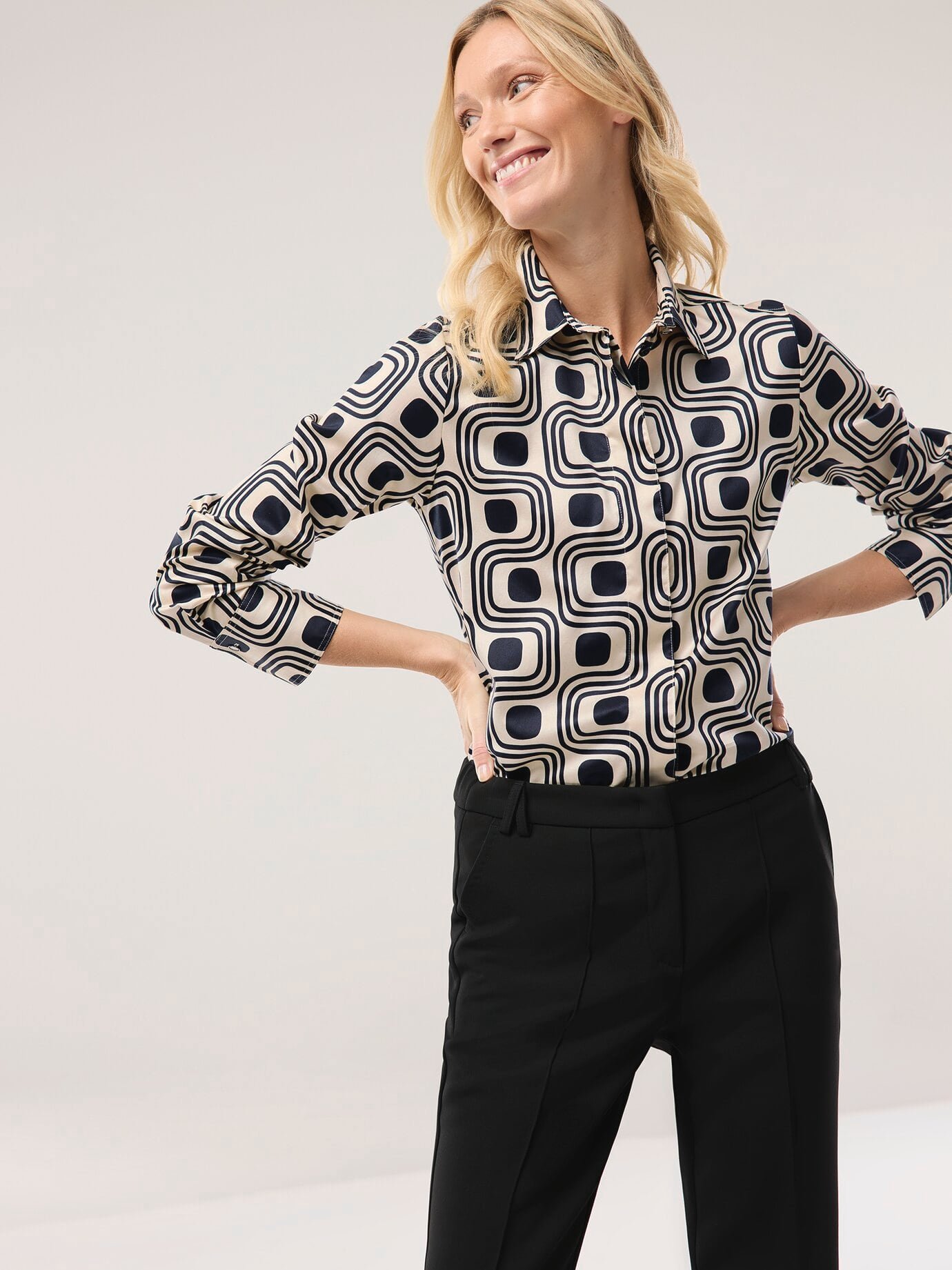 Baumwollbluse mit langer Manschette