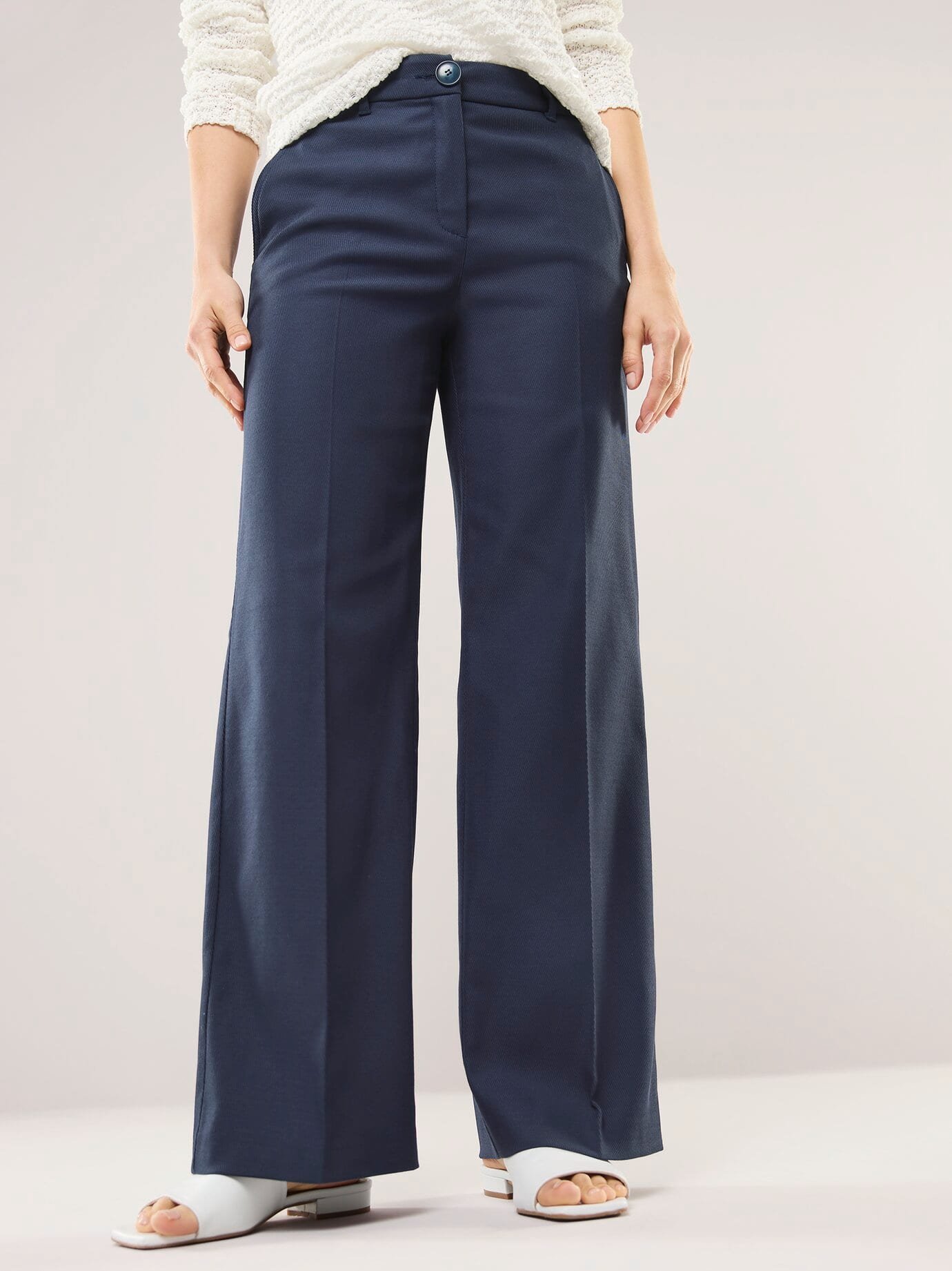 Marlenehose mit Struktur