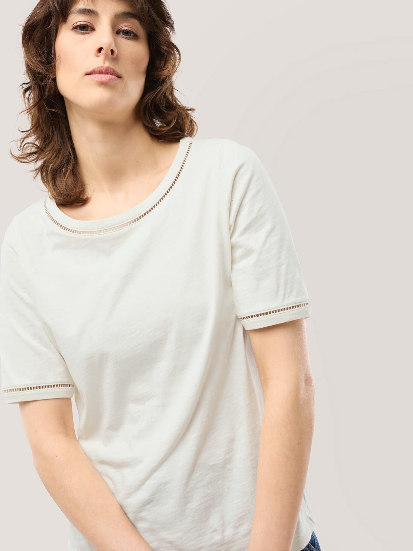 Baumwollshirt Lochstickereiband